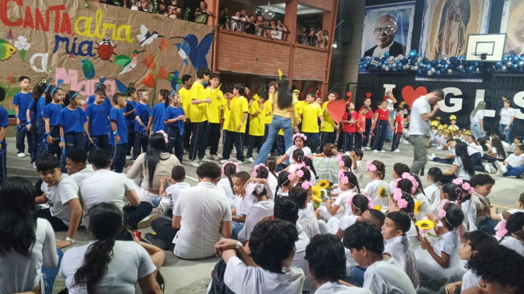 estudiantes (6) estudiantes (6)