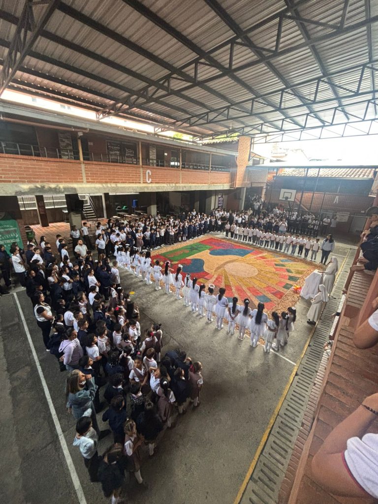 estudiantes (8) estudiantes (8)